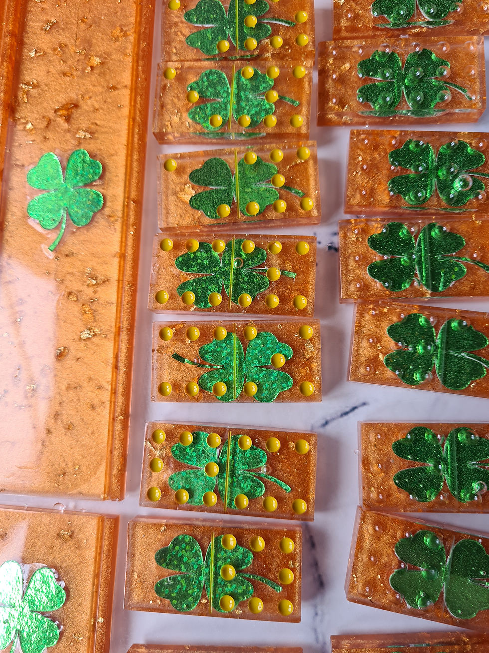 Thumbnail: 4 leaf clover Resin Domino's set in box