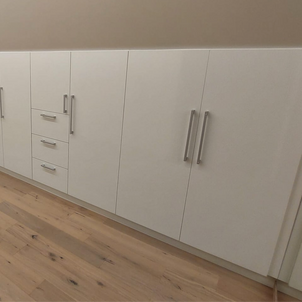 Ontdek onze nieuwste maatwerk realisaties: kasten, dressings, binnendeuren, ...