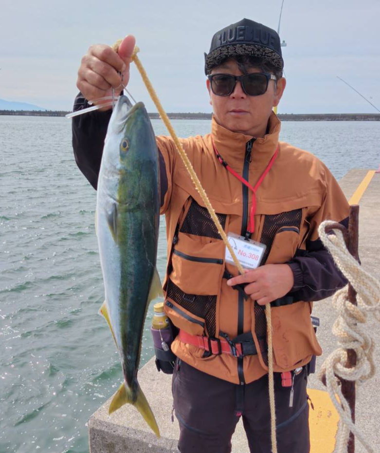 67㎝、780m男鹿側、泳がせ釣り