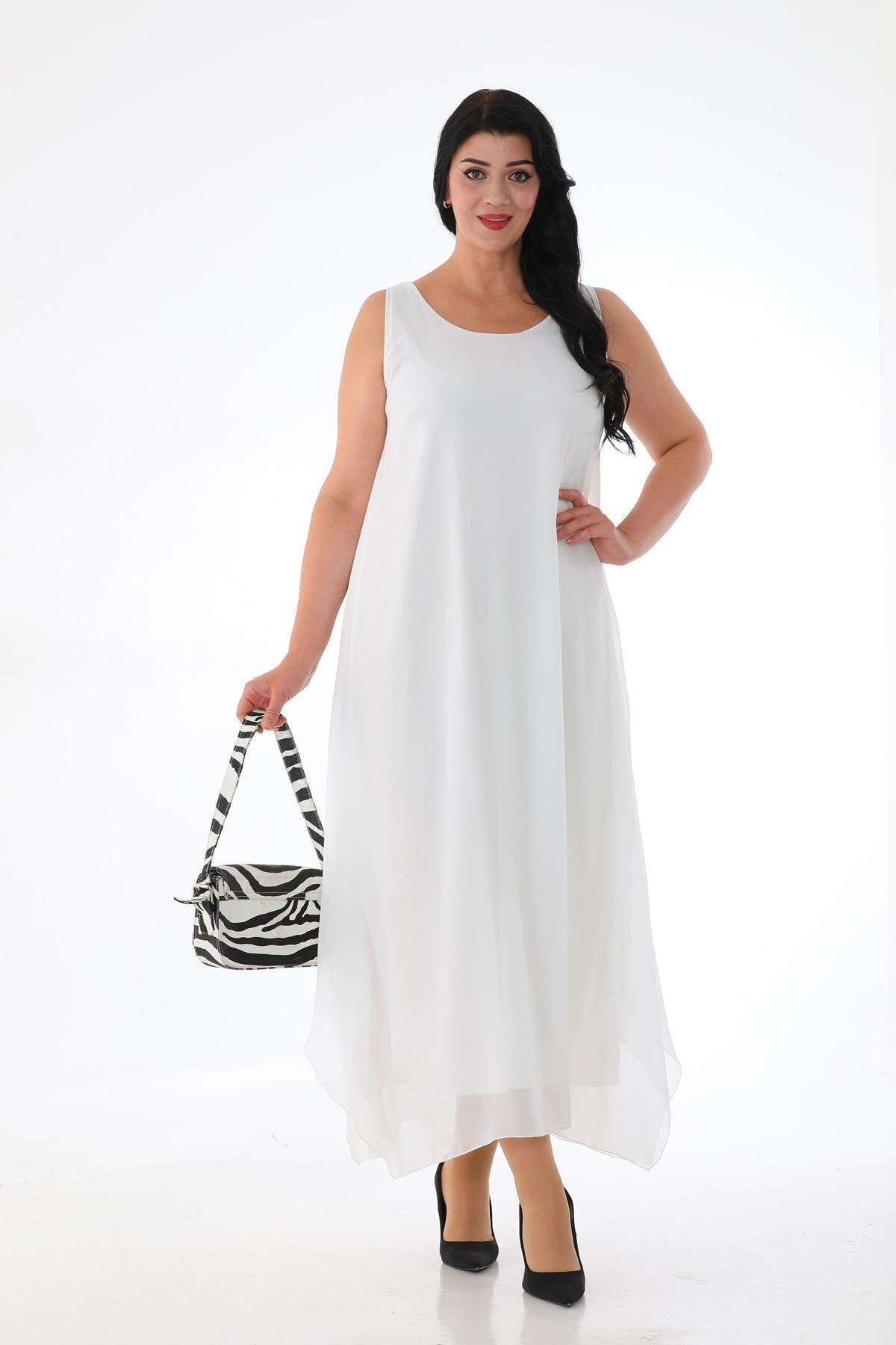 BEYAZ Işıltı Şifon Sıfır Kol Astarlı Dökümlü Büyük Beden Uzun Şık Abiye Elbise 3