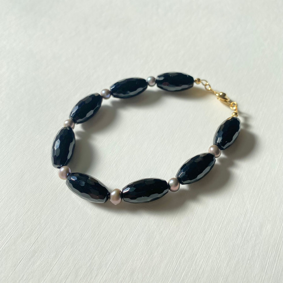 ブラックオニキスと淡水パールのブレスレット
