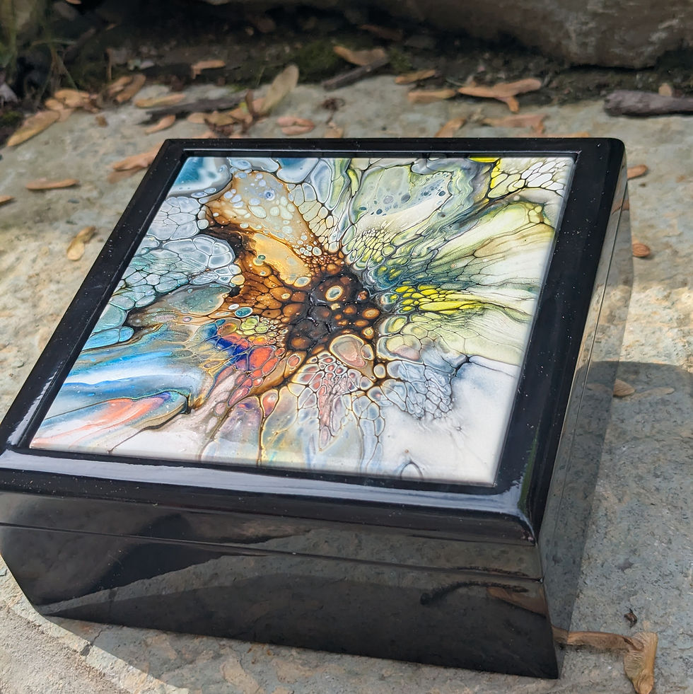 Thumbnail: Large Jewelry Box with Art Tile Lid