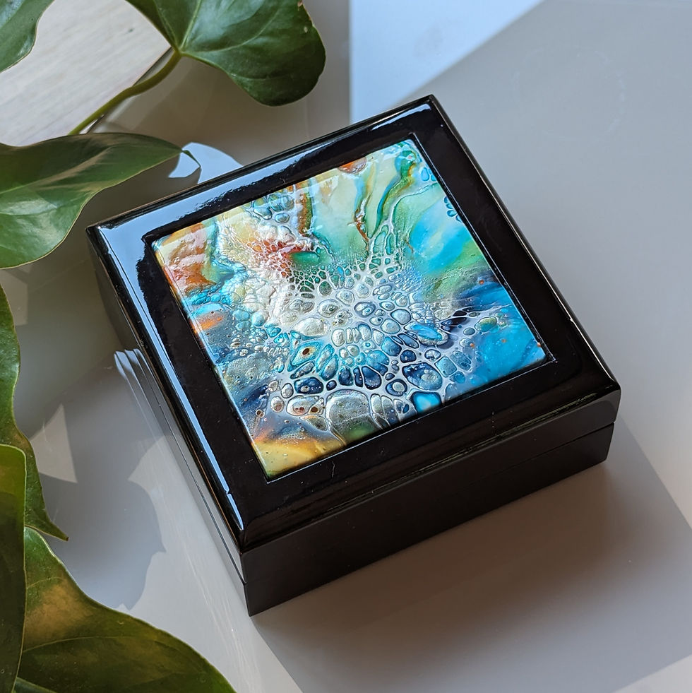 Thumbnail: Small Jewelry Box with Art Tile Lid