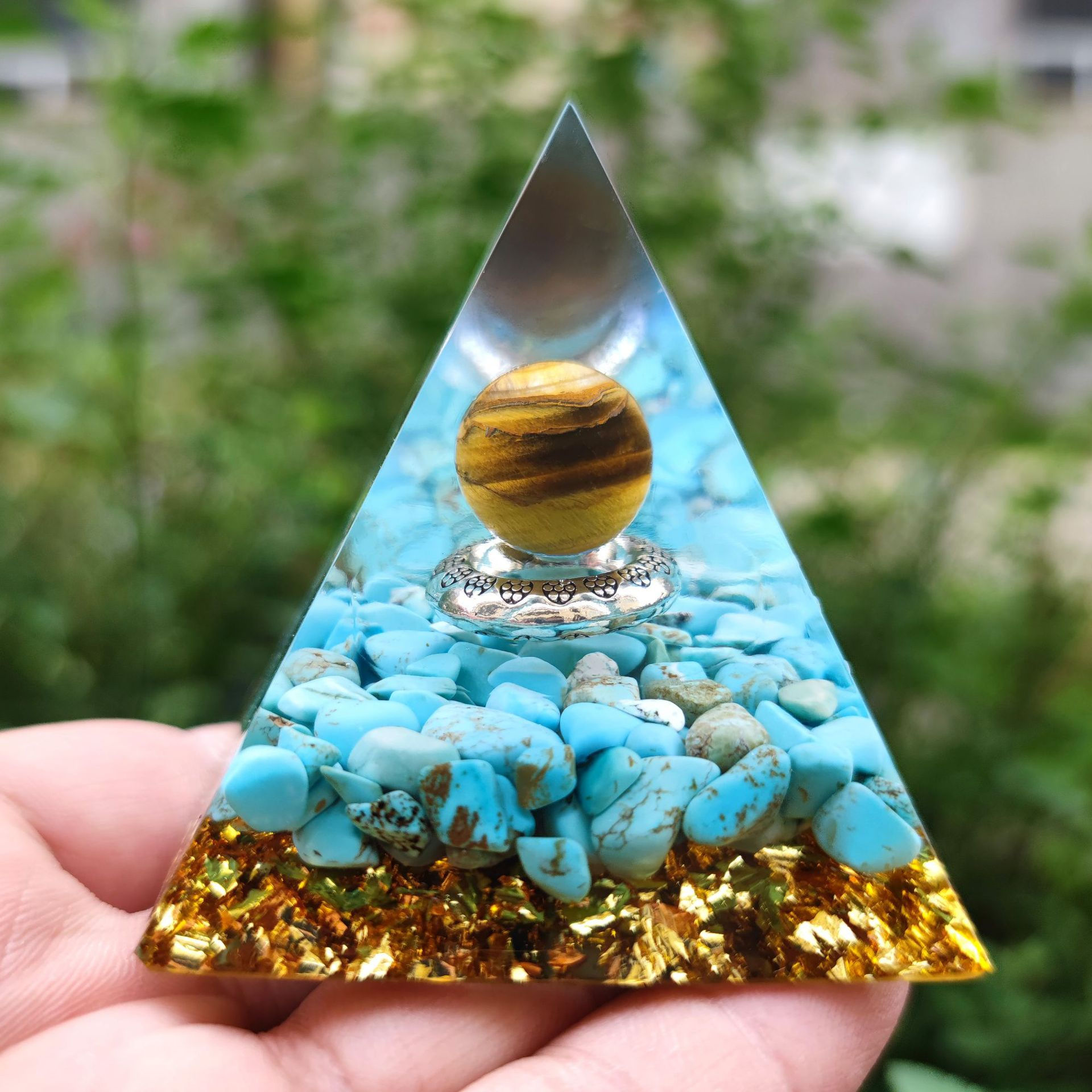 Crystal Ball Gravel Pyramid Resin Decorations