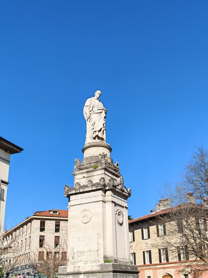 Volta statue at the square
