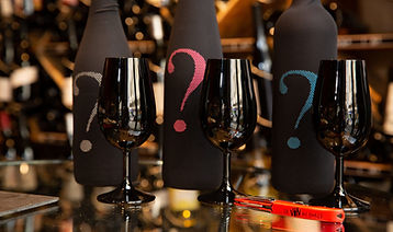degustation-aveugle_verres-noirs-scaled-e1655894341854.jpg