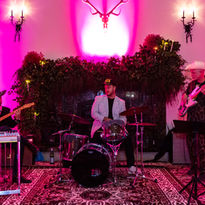 Will Van Horn keeps guests jiving with instrumental hits. Photo by Emily Jaschke.jpeg