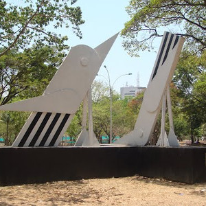 Monumentos a las Aves del rio 