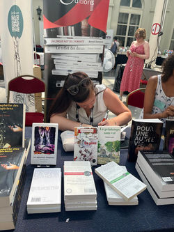 received_807770340915393