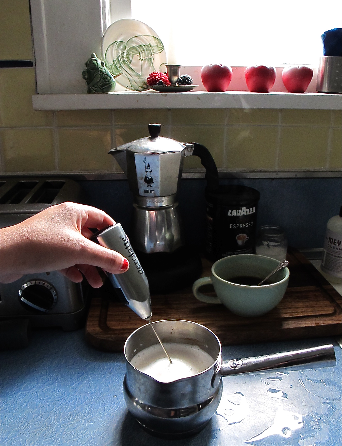 Making a cup of cappy - chinooo ;)