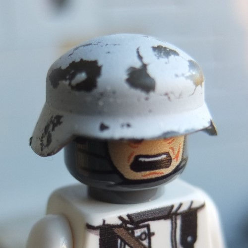 WW2 Chipped German Winter Stahlhelm