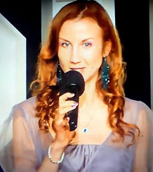 EKA Présentatrice 3.jpg