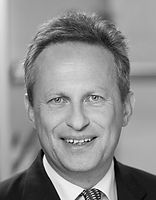Stephan Dertnig BCG Yunel happiness life map Humberg Berlin biography life strategy