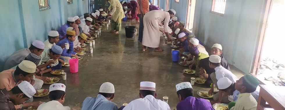 Feeding Madrasa Students - Peoples Foundation