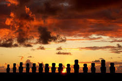 sunsetmoai2