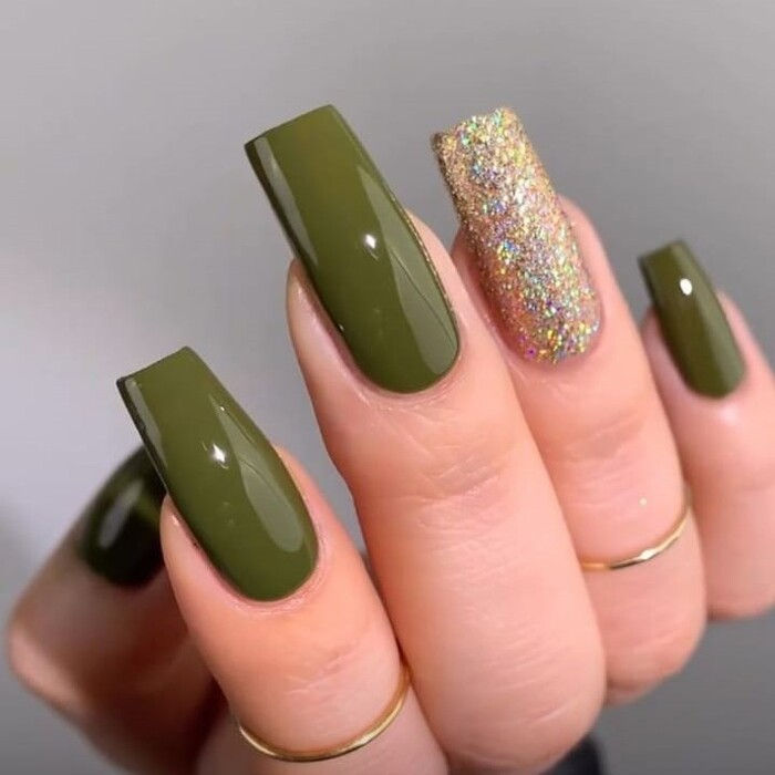 Emqueen Deep Green Glitter Press-On Nails with Glue Kit