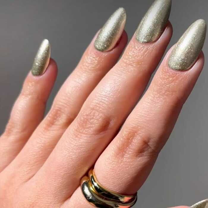 Emqueen Gold Glitter Artificial Nails