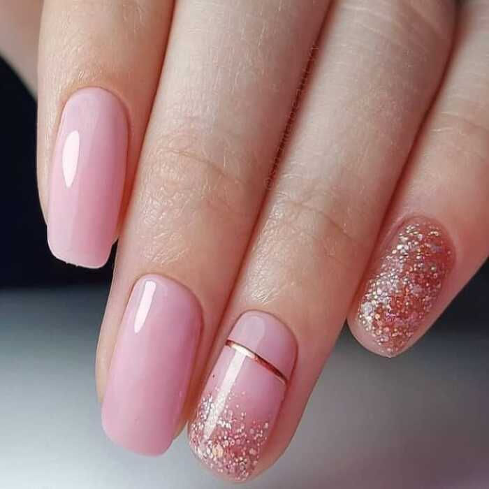 Emqueen Baby Pink Glitter Artificial Nails Set with Dewy Glow