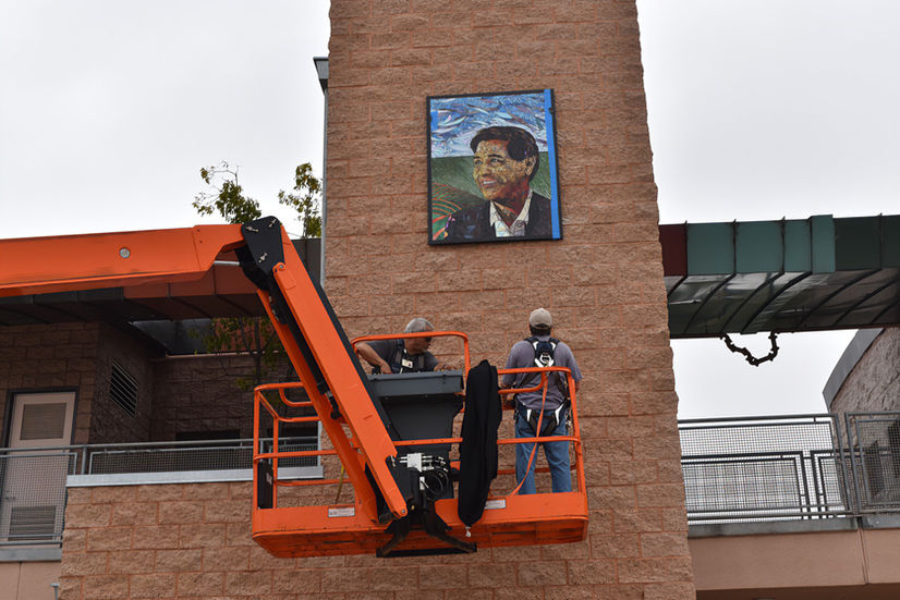 Portrait mural Wall Install
