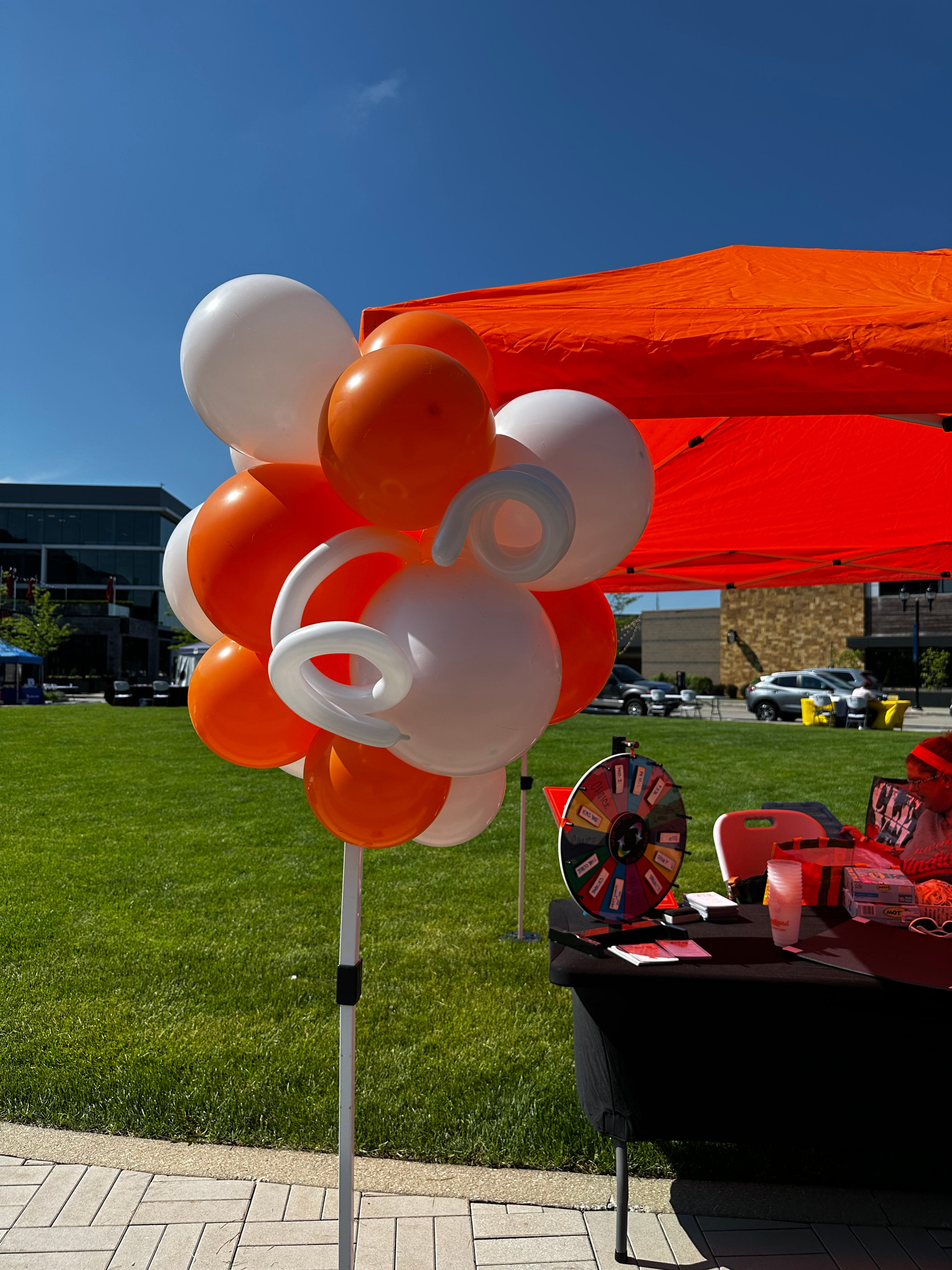Balloon cluster. Colors: orange, white