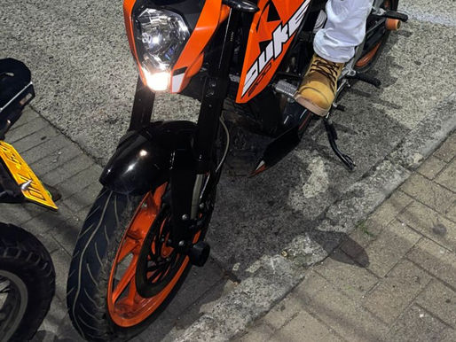 #Atención/ hurto de motocicleta ktm color naranja con negro de placas OLL 55F, hurtada modalidad halada en el barrio bello oriente en la comuna 3 de Medellín