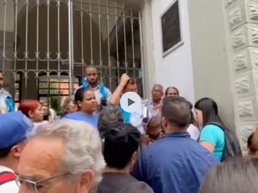 #Medellín | Control de alimentos en la estación Candelaria genera bloqueo y caos en el sector