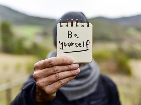 Be Yourself : FEARLESSLY LIVING A LIFE OF YOUR MAKING