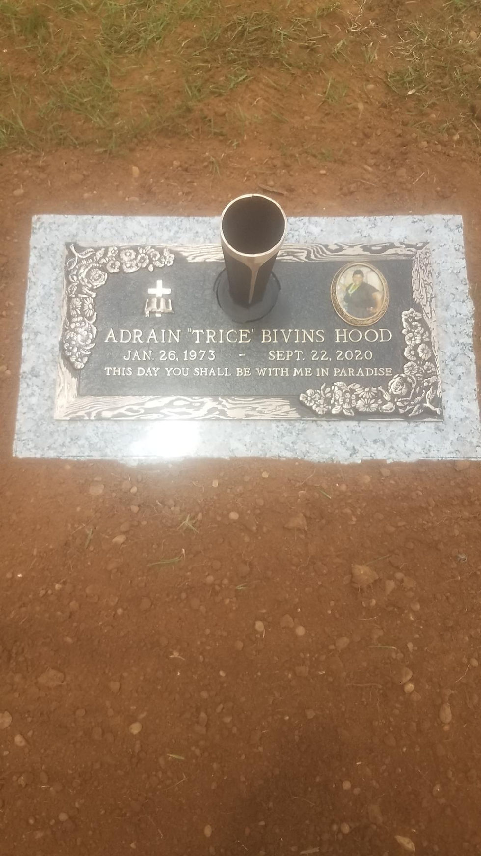 Thumbnail: SINGLE BRONZE WITH PERSONALIZED TOUCH & VASE