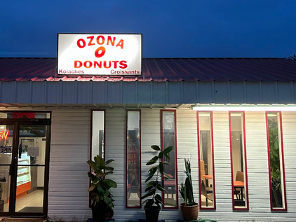 Fantastic Donuts, and Lunch, at  Ozona Donuts in Ozona, Texas!