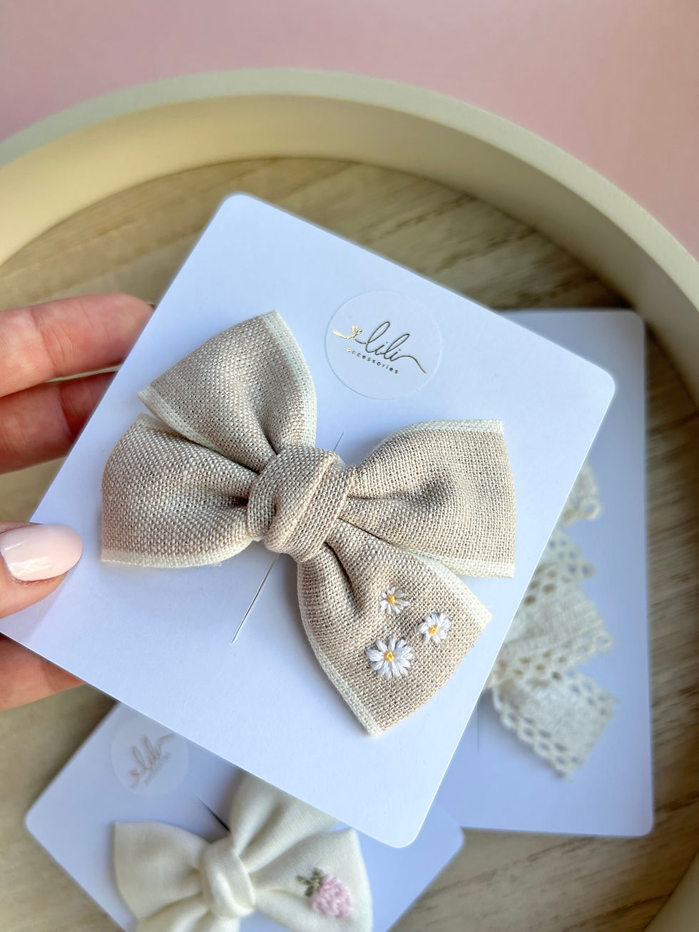 Thumbnail: Little Daisies Linen Bow