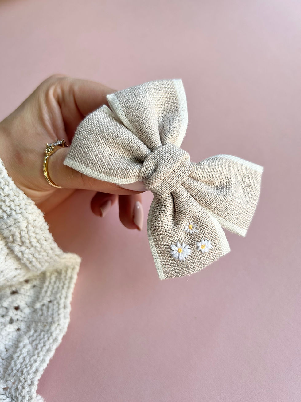 Thumbnail: Little Daisies Linen Bow