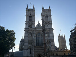 London: Pubs and Palaces