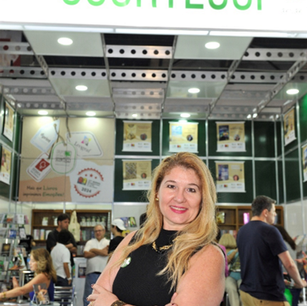 Claudia Cardillo comemora 40 anos de carreira com quatro lançamentos de livros sob sua curadoria e coordenação editorial na 27ª Bienal do Livro de São Paulo.
