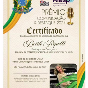 Betth Ripolli é laureada com o Prêmio Comunicação & Destaque 2024