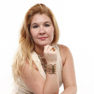Claudia Cardillo celebra 40 anos de carreira com lançamentos de livros sob sua curadoria e coordenação editorial na 27ª Bienal do Livro de São Paulo