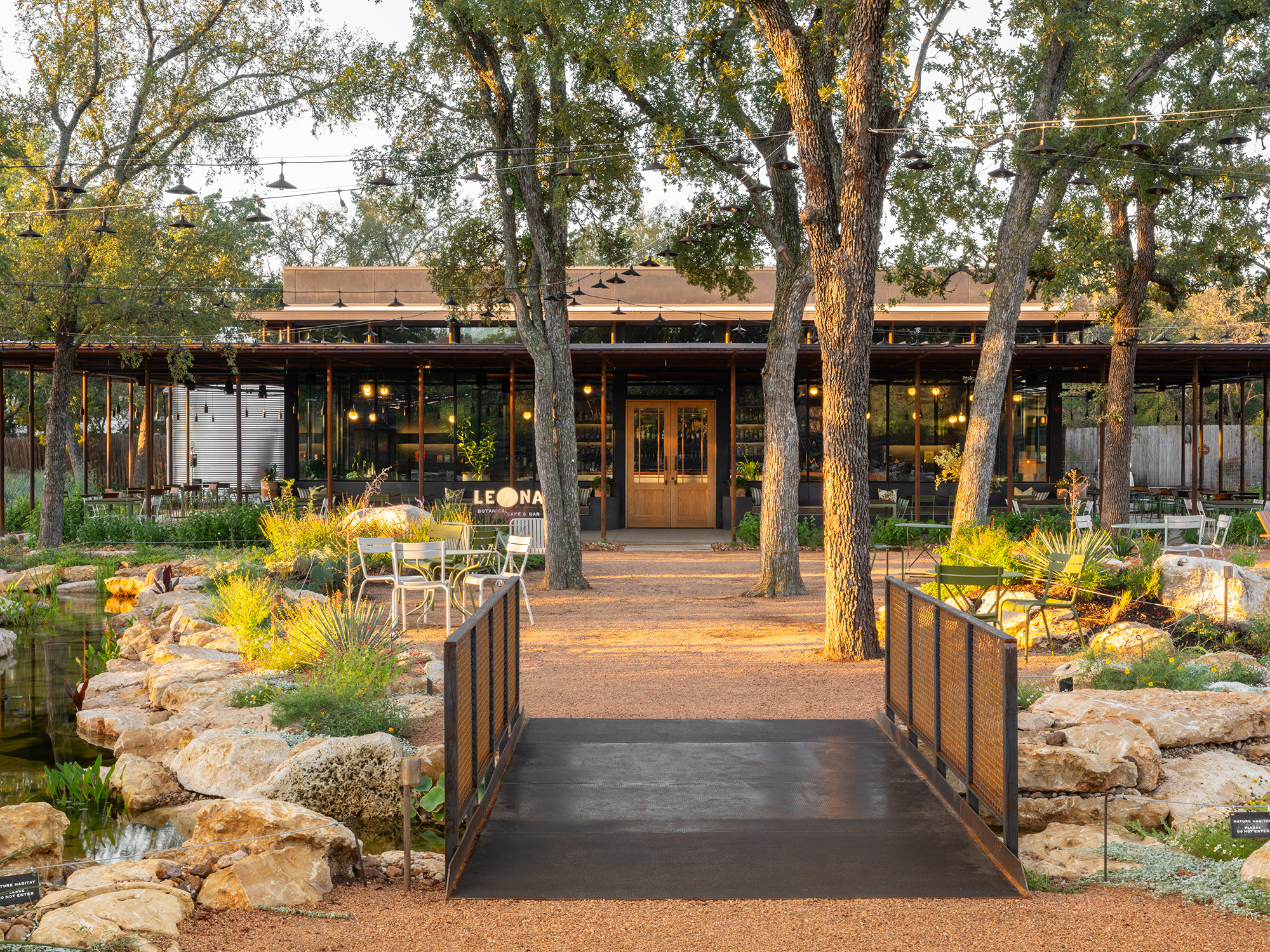 Leona Botanical Cafe & Bar — South Austin