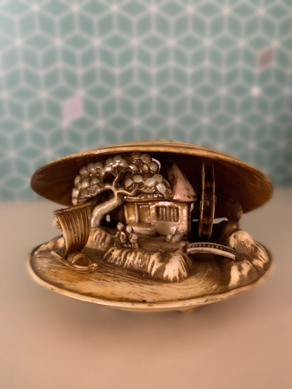 Thumbnail: 1940s Celluloid Water-Wheel Japanese Clam