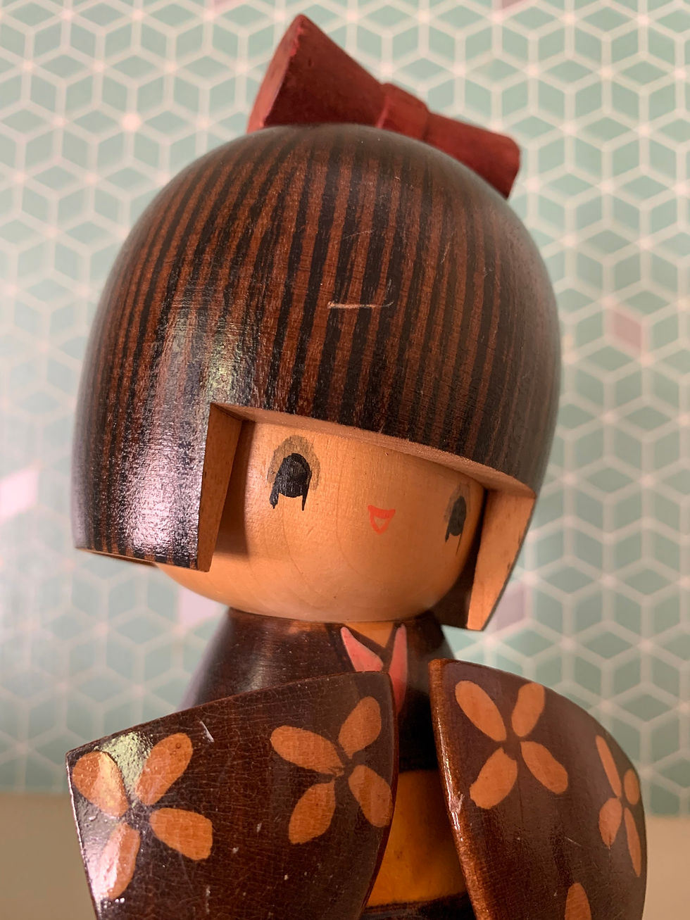 Thumbnail: Hana-chan by Ishida Tomio | Sosaku Kokeshi Doll