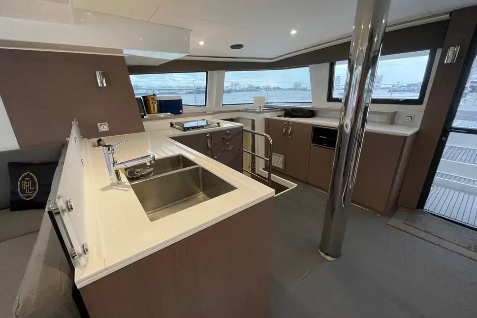 サムネイル： 2020 Bali 4.6 | 51ft Pattaya, Thailand