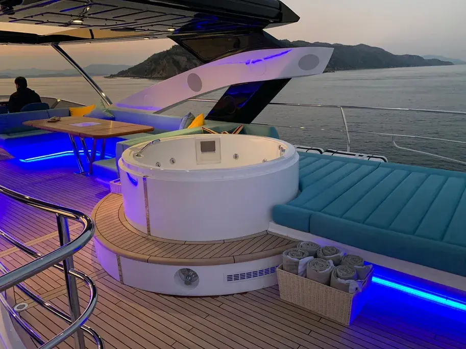 サムネイル： 2020 Sunseeker 86 | 86ft Japan, Japan