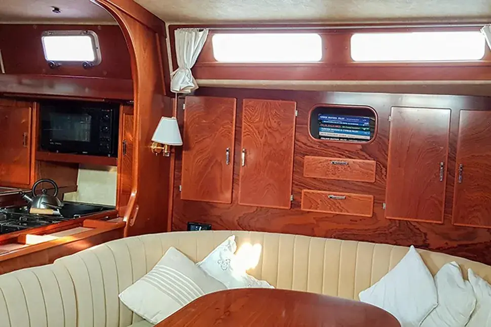 サムネイル： 1999 Amel Super Maramu 2000 | 54ft Papeete, French Polynesia