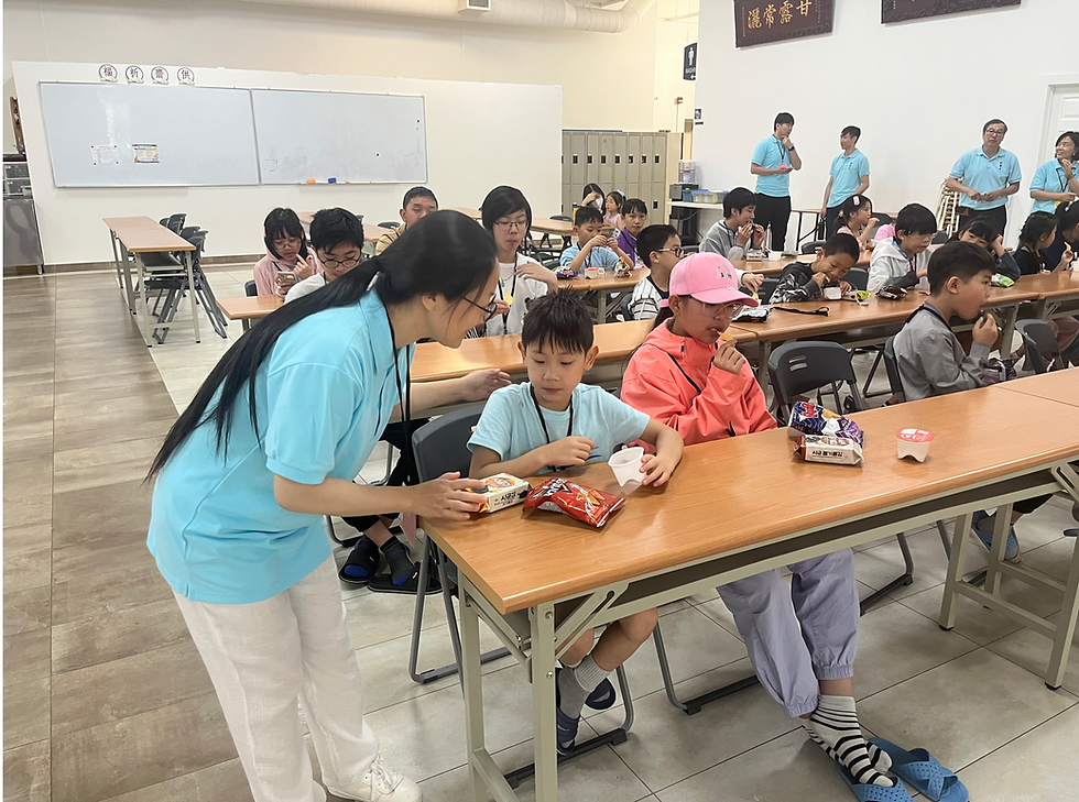 義工時刻輔佐小朋友