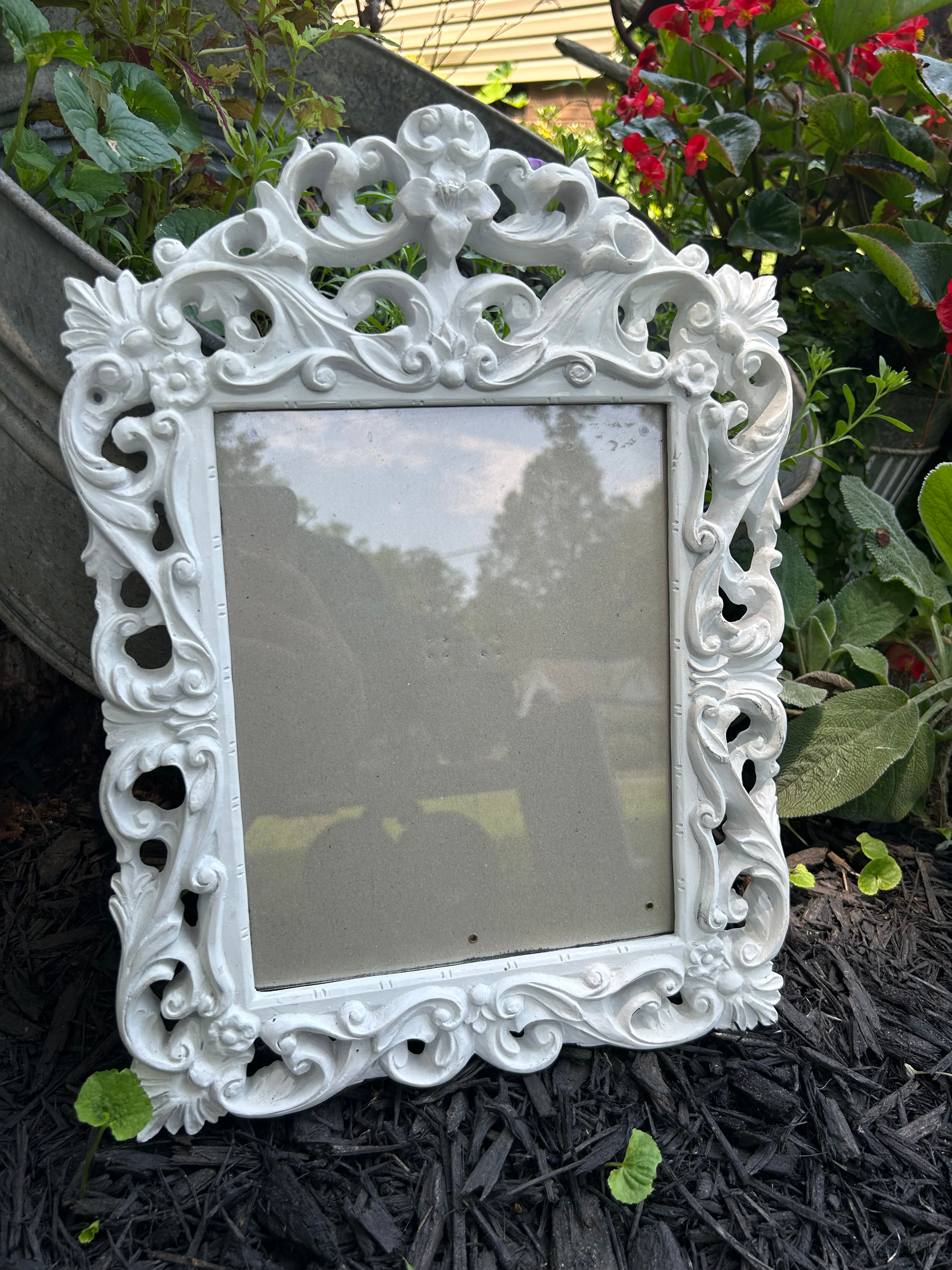 White Vintage Picture Frame