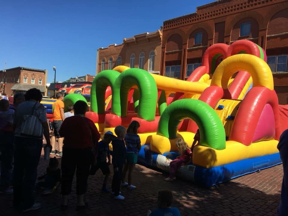 Hiawatha Chamber and Visitors Bureau | Hiawatha, KS
