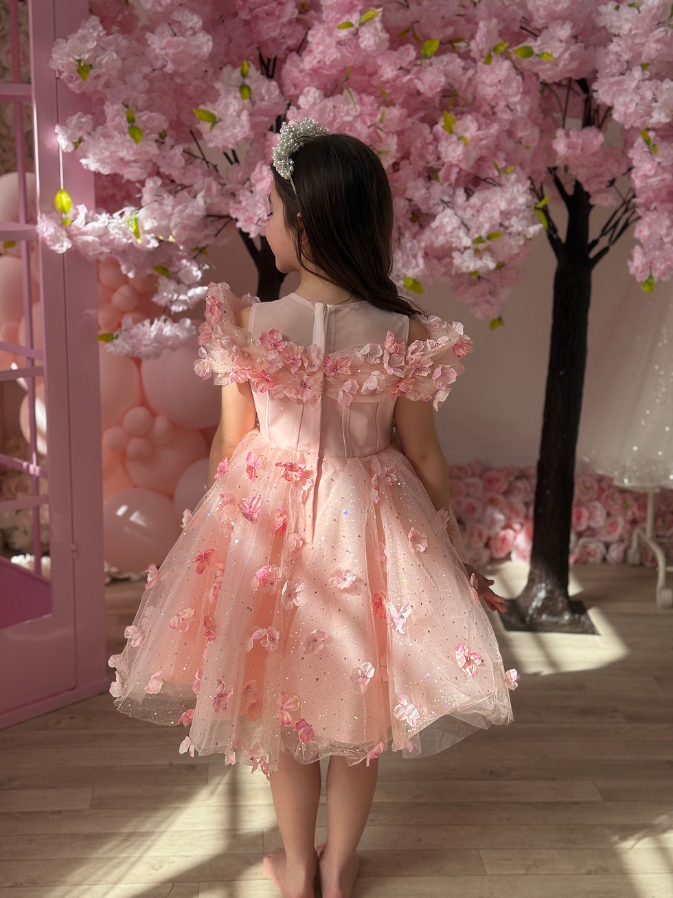 Miniatura: The Rosette Party Dress