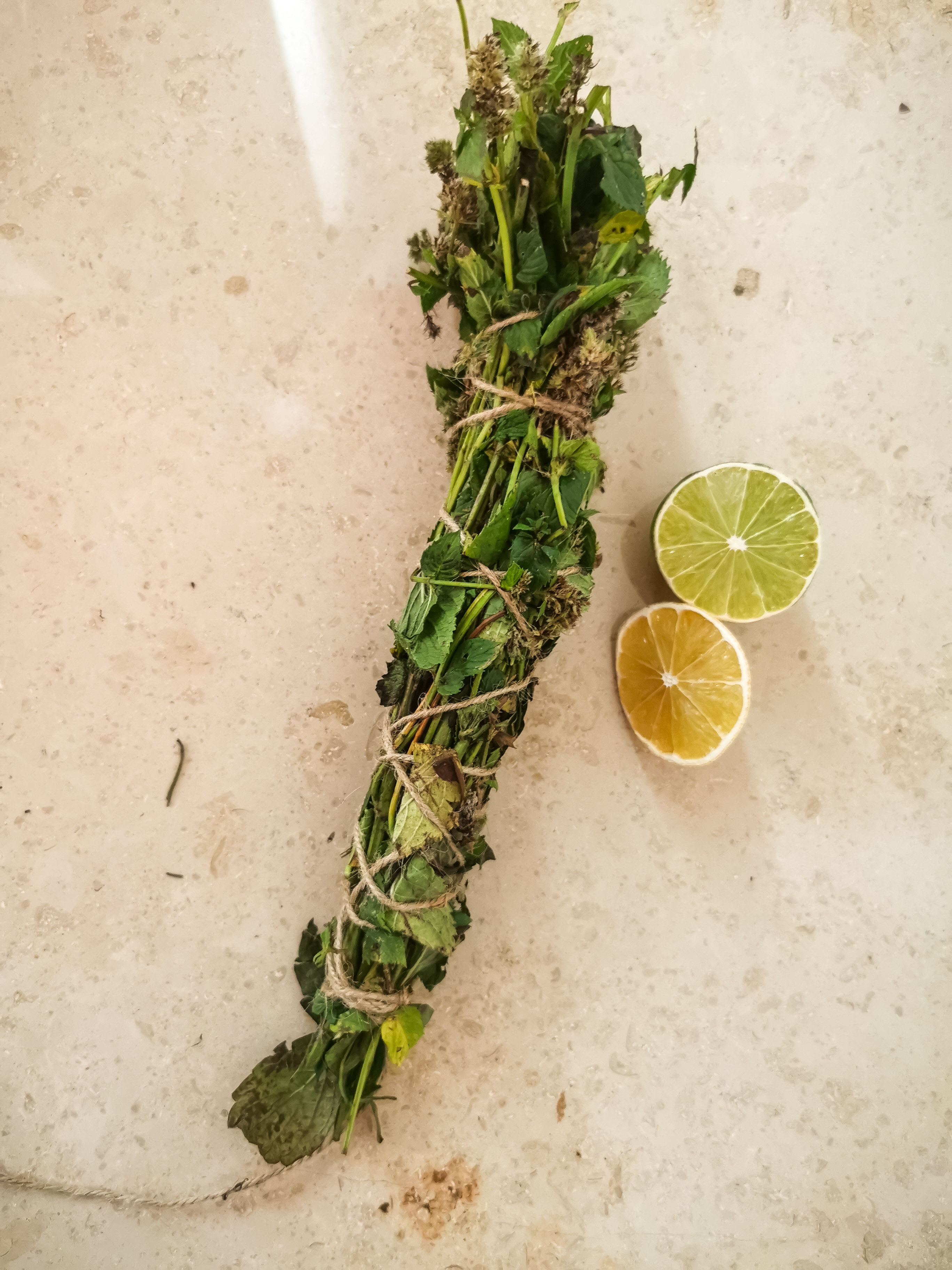 Freshness in the air - handgemachtes Räucherbündel