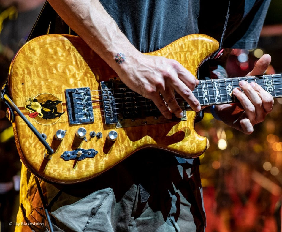 John Mayer plays Jerry’s guitar Wolf at Dead & Company’s Citi Field Show