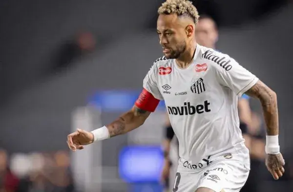 Leitura labial flagra Neymar xingando companheiros: 'Bando de burro'