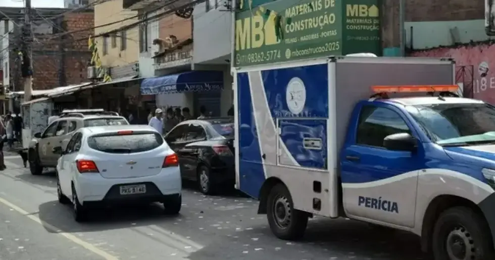 Mulher morre esfaqueada no bairro Federação; ex-companheiro é suspeito do crime - Em Salvador/BA