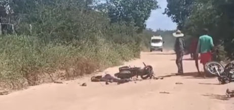 Homem morre e dois ficam feridas em colisão entre motos - Em Santaluz/BA